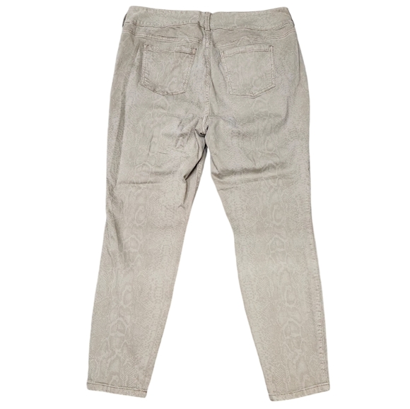 Torrid Animal Snake Print Stretch Jegging Skinny Jeans Super Soft Tan 20R - Picture 3 of 8